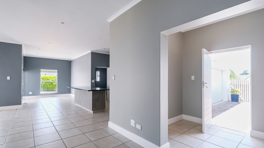 To Let 3 Bedroom Property for Rent in Kingswood Golf Estate Western Cape